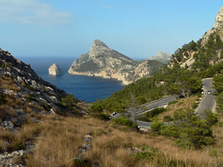 Meerblick von berg seite auf mallorca foto